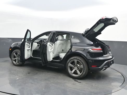 New 2025 Porsche Macan image 39