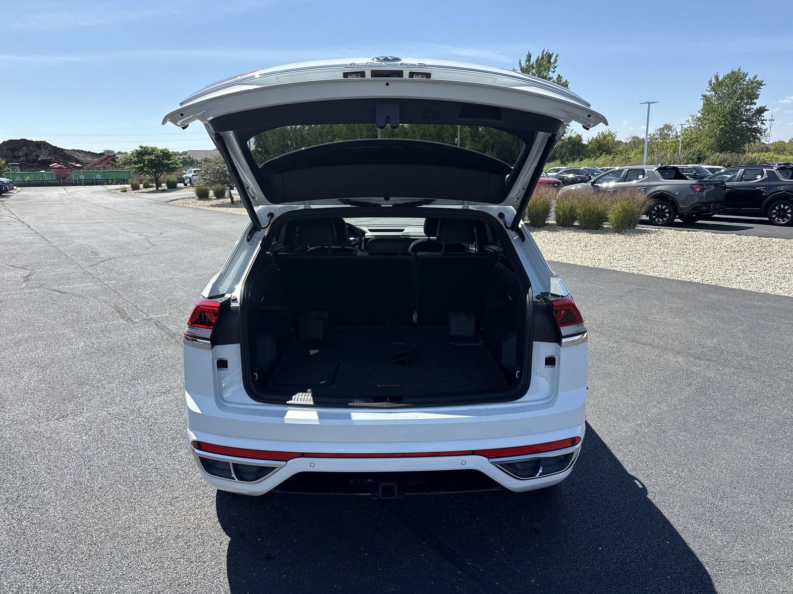 Used 2021 Volkswagen Atlas Cross Sport SEL Premium R-Line w/ Cross Sport MDO Package AWD/4WD image 25