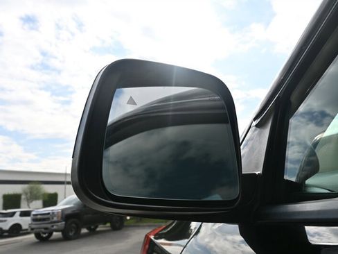 Used 2018 Dodge Durango SRT w/ Technology Group image 20