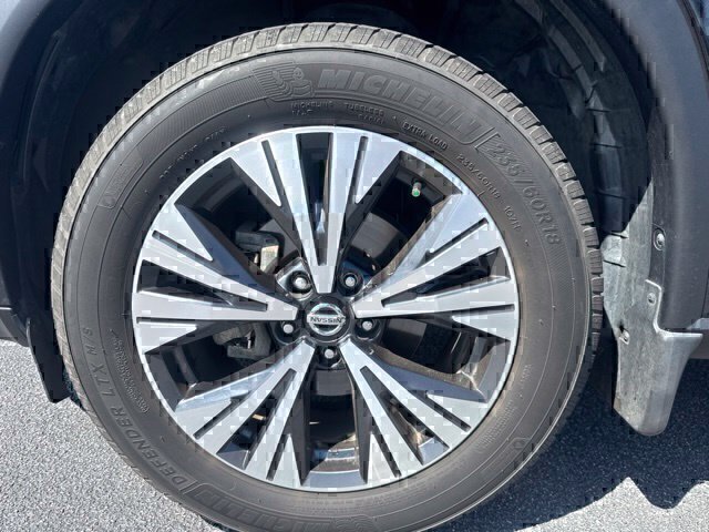 Used 2021 Nissan Rogue SV FWD image 12