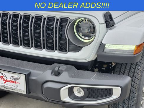 New 2026 Jeep Gladiator Mojave AWD/4WD image 9