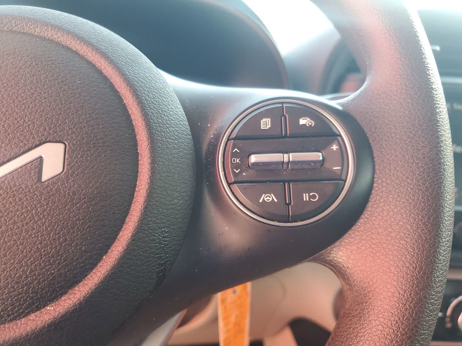 Used 2025 Kia Soul LX w/ LX Technology Package FWD image 18
