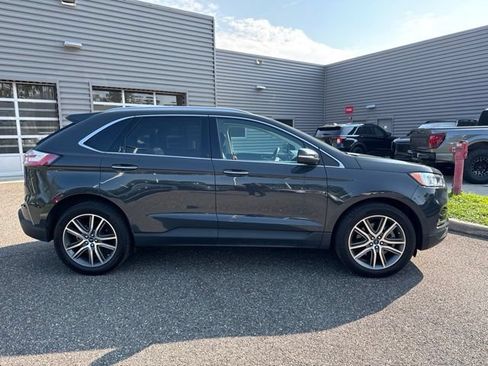 Used 2021 Ford Edge Titanium FWD image 4
