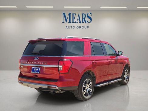 Used 2022 Ford Expedition XLT image 5
