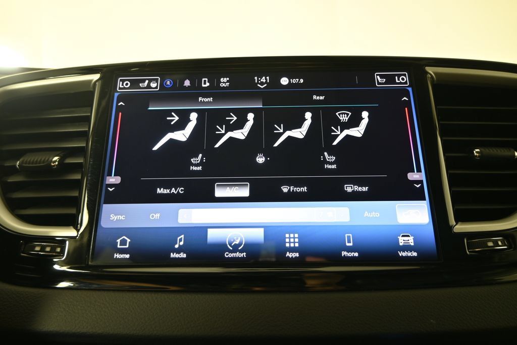 Used 2023 Chrysler Pacifica Touring-L FWD image 24