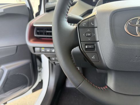 Certified 2025 Toyota Prius Plug-In Hybrid image 9