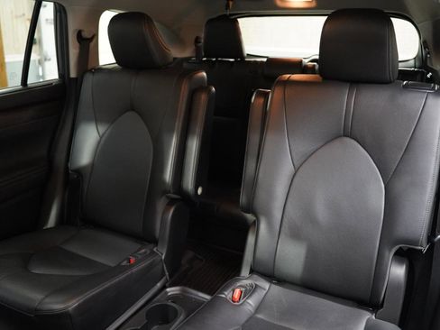 Used 2023 Toyota Highlander Limited image 34