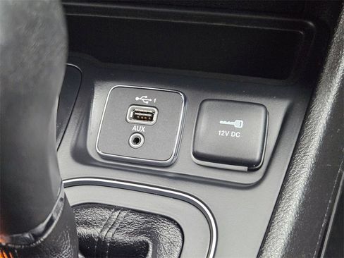 Certified 2021 Jeep Cherokee Latitude Lux w/ Trailer Tow Group image 26