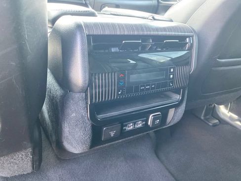 Used 2023 Jeep Wagoneer Series III w/ Preferred Equipment Group AWD/4WD image 21