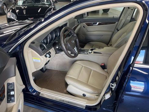 Used 2014 Mercedes-Benz C 300 4MATIC Sedan image 33