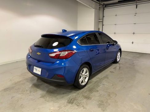 Used 2017 Chevrolet Cruze LT w/ Sun And Sound Package image 7