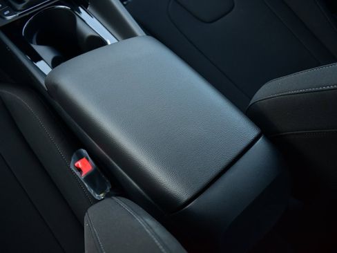 New 2025 Hyundai Elantra SEL image 30