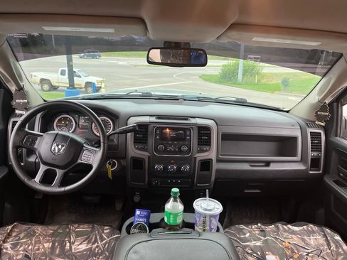 Used 2018 RAM 3500 Tradesman w/ Chrome Appearance Group AWD/4WD image 5