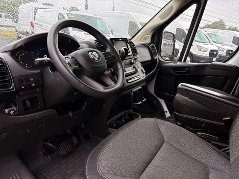Used 2025 RAM ProMaster 2500 w/ U-Haul Equipment Group FWD image 9