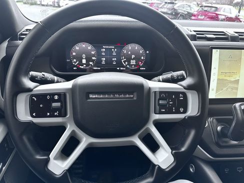 Used 2024 Land Rover Defender 130 S image 21