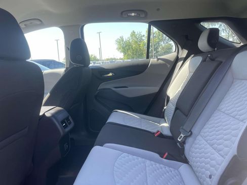 Used 2020 Chevrolet Equinox LS FWD image 9