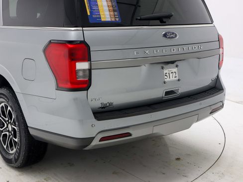 Used 2023 Ford Expedition Max XLT image 10