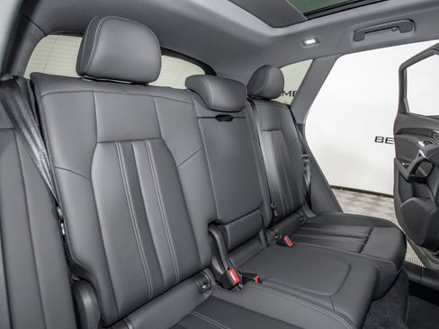 Used 2025 Audi Q5 Premium w/ Convenience Package AWD/4WD image 15