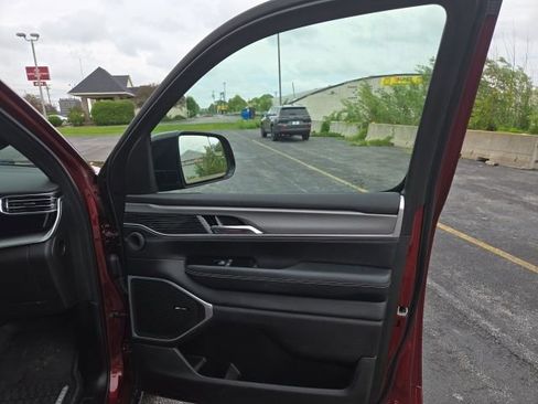 Used 2024 Jeep Wagoneer Series II w/ Convenience Group I image 24