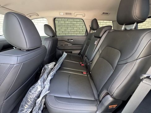 New 2026 Nissan Pathfinder SL w/ Cargo Package AWD/4WD image 12