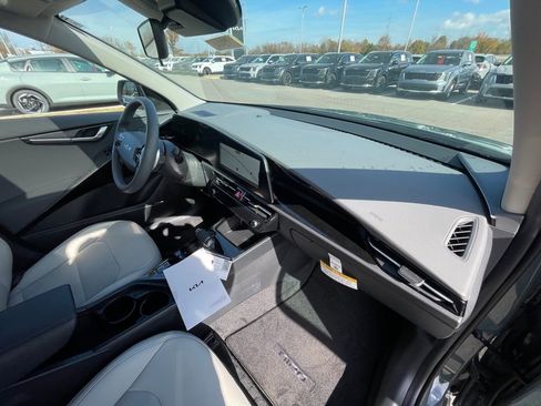 New 2026 Kia Niro EX w/ EX Premium Package image 32