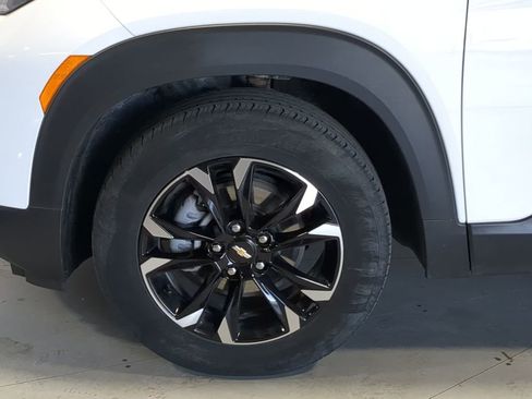 Used 2023 Chevrolet TrailBlazer LT w/ Convenience Package FWD image 14