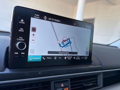 Used 2025 Honda Pilot Touring image 25