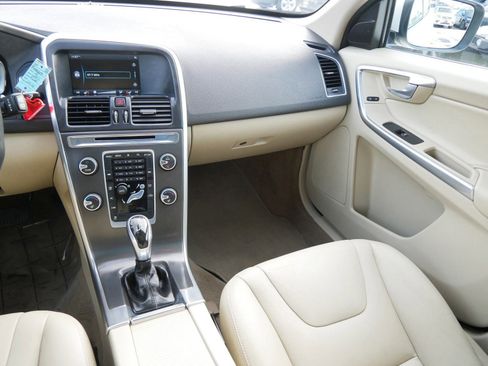 Used 2015 Volvo XC60 T6 Premier Plus image 13