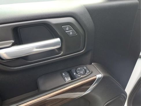 Used 2025 Chevrolet Silverado 3500 LT AWD/4WD image 16
