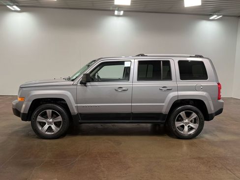 Used 2017 Jeep Patriot High Altitude AWD/4WD image 6