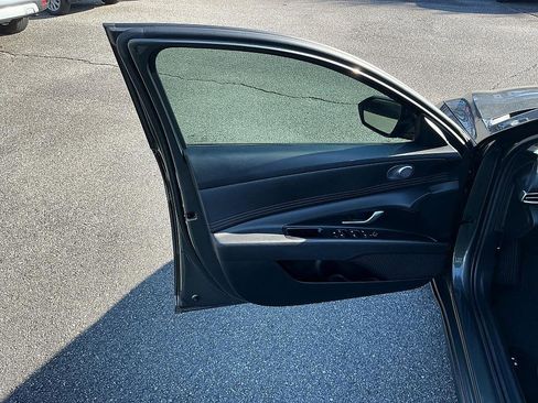 Used 2024 Hyundai Elantra SEL w/ Convenience Package image 7