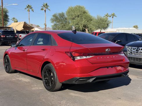 Used 2021 Hyundai Elantra SEL w/ Convenience Package image 4