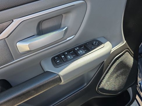 Used 2022 RAM 1500 Big Horn AWD/4WD image 16