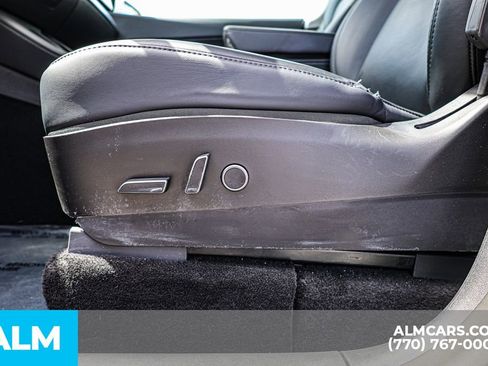 Used 2022 Tesla Model Y Long Range image 18