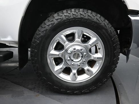 Used 2016 Ford F250 XLT w/ XLT Premium Package image 28