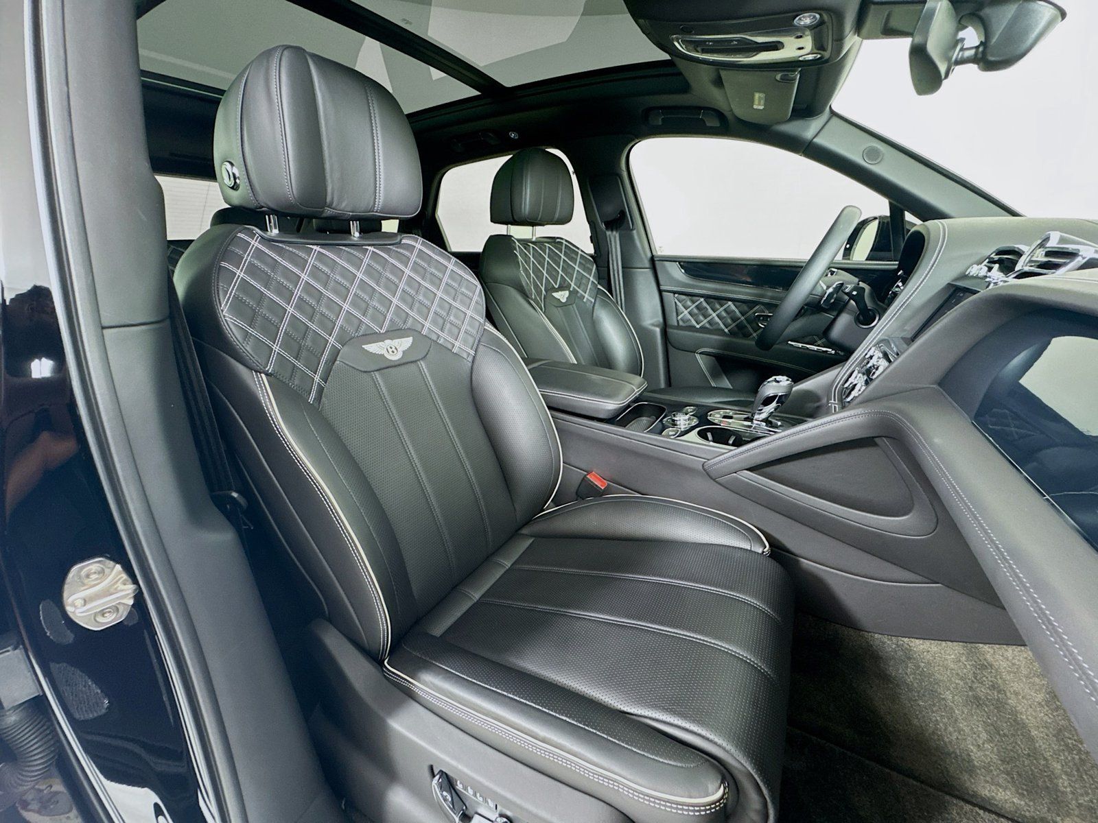 Certified 2021 Bentley Bentayga AWD/4WD image 28