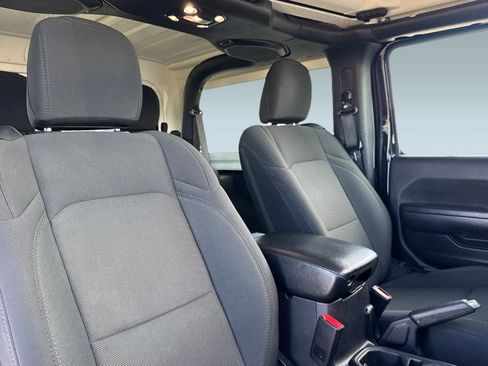 Used 2022 Jeep Wrangler Willys image 31