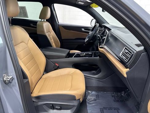 Used 2026 Volkswagen Atlas Cross Sport SEL R-Line AWD/4WD image 11