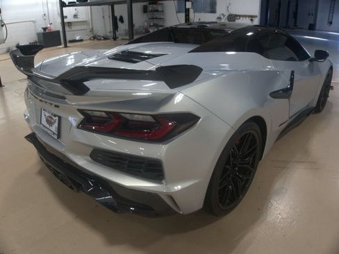 Used 2024 Chevrolet Corvette Z06 w/ Battery Protection Package RWD image 5
