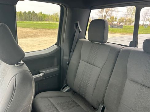 Used 2018 Ford F150 XLT w/ Equipment Group 302A Luxury AWD/4WD image 16