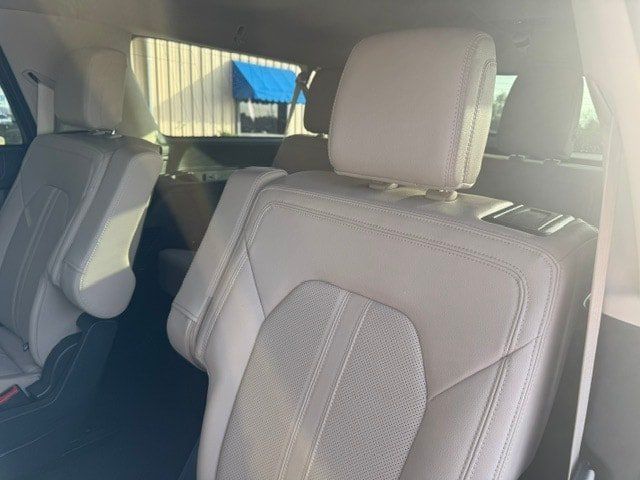 Used 2023 Ford Expedition Max Limited RWD image 9
