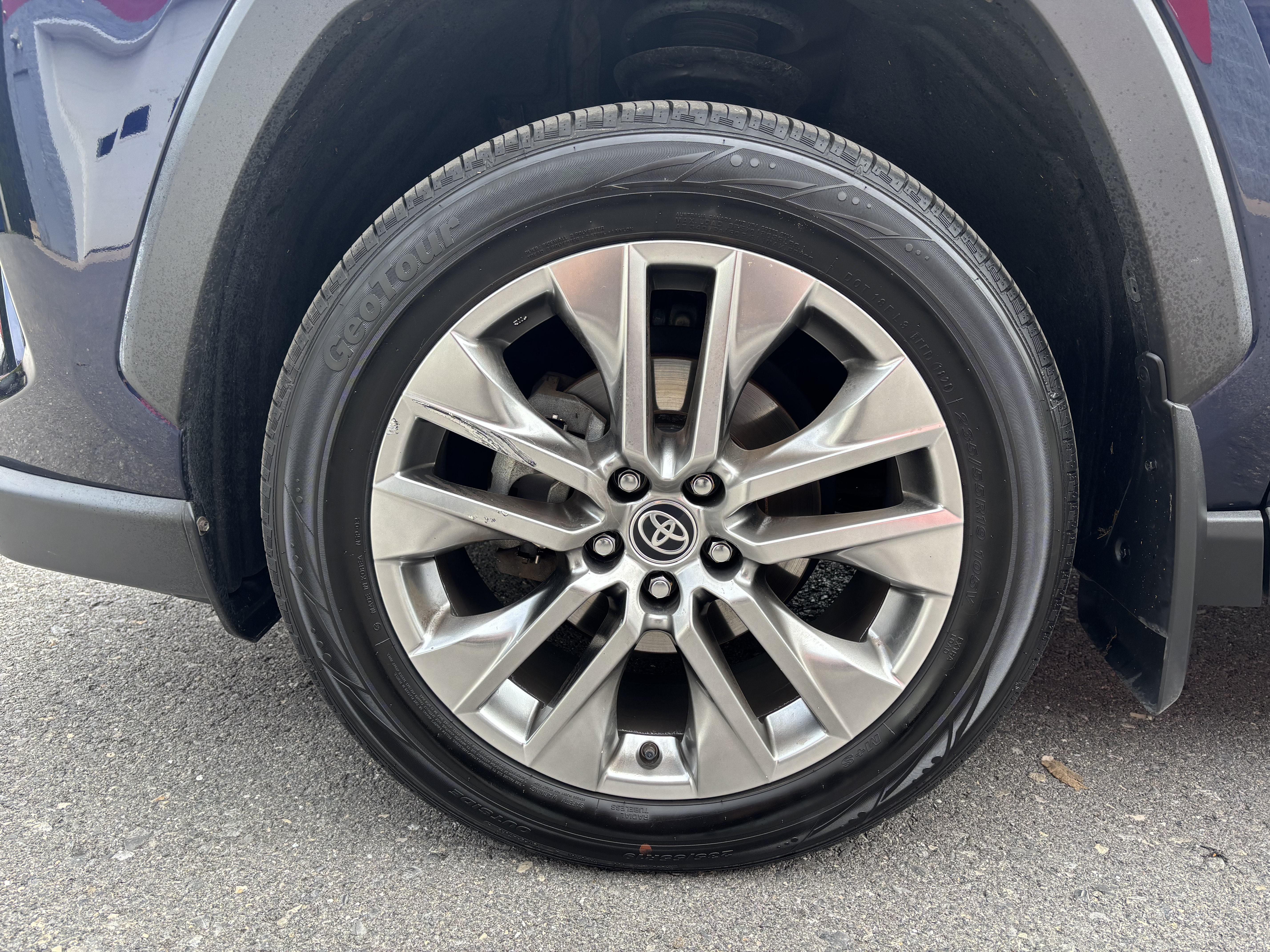Used 2020 Toyota RAV4 XLE Premium AWD/4WD image 11