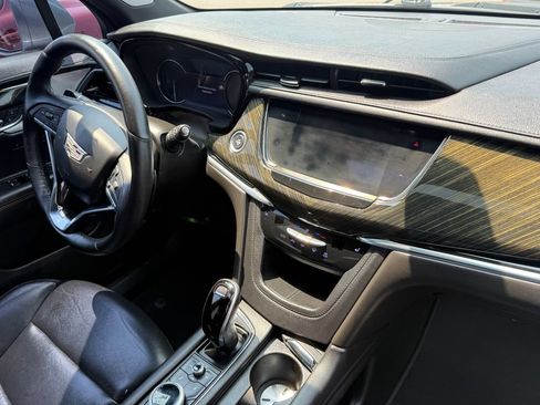 Used 2020 Cadillac XT6 Premium Luxury FWD image 16