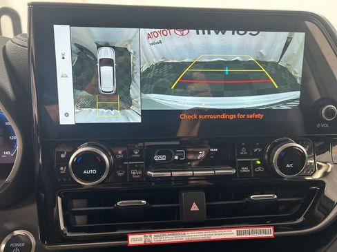 New 2026 Toyota Highlander Limited image 28