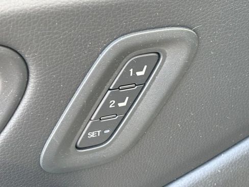 Used 2023 Honda Pilot Touring image 8