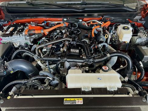 Used 2025 Toyota Tacoma TRD Off-Road w/ TRD Off Road Upgrade Package AWD/4WD image 27