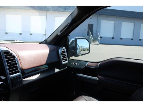 Used 2015 Ford F150 Platinum w/ Technology Package image 41