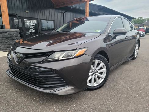 Used 2019 Toyota Camry LE FWD image 1
