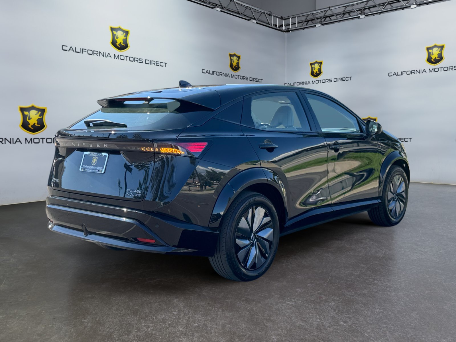 Used 2023 Nissan Ariya AWD image 5