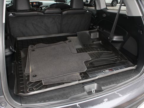 Used 2021 Honda Pilot Touring image 8